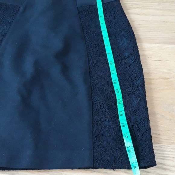 BCBGeneration Black Lace Pencil Skirt Size 4 - Picture 5 of 5